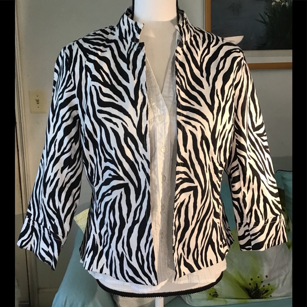 Erin summer jacket with lining. 3/4 sleeves. M